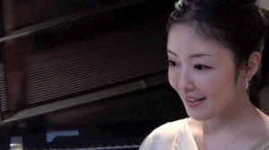アダルティーな「浜辺の歌」YouTube/CM