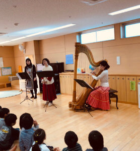 保育園に演奏へ♪歌.フルート.ハープ